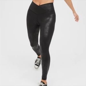 Aerie OFFLINE Womens The Hugger Crossover High Waisted Crackle Legging